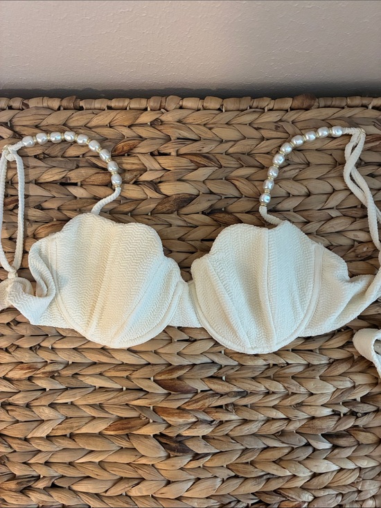 ANTONIO MELANI Other - ANTONIO MELANI Cream Textured Seashell, Pearl-Accent Bikini Set